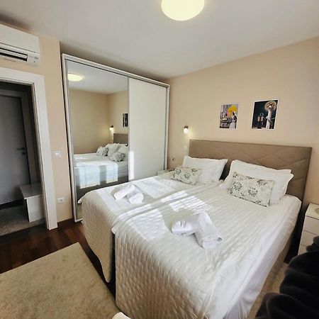 Apartments Luana With Private Jacuzzi Zara Esterno foto