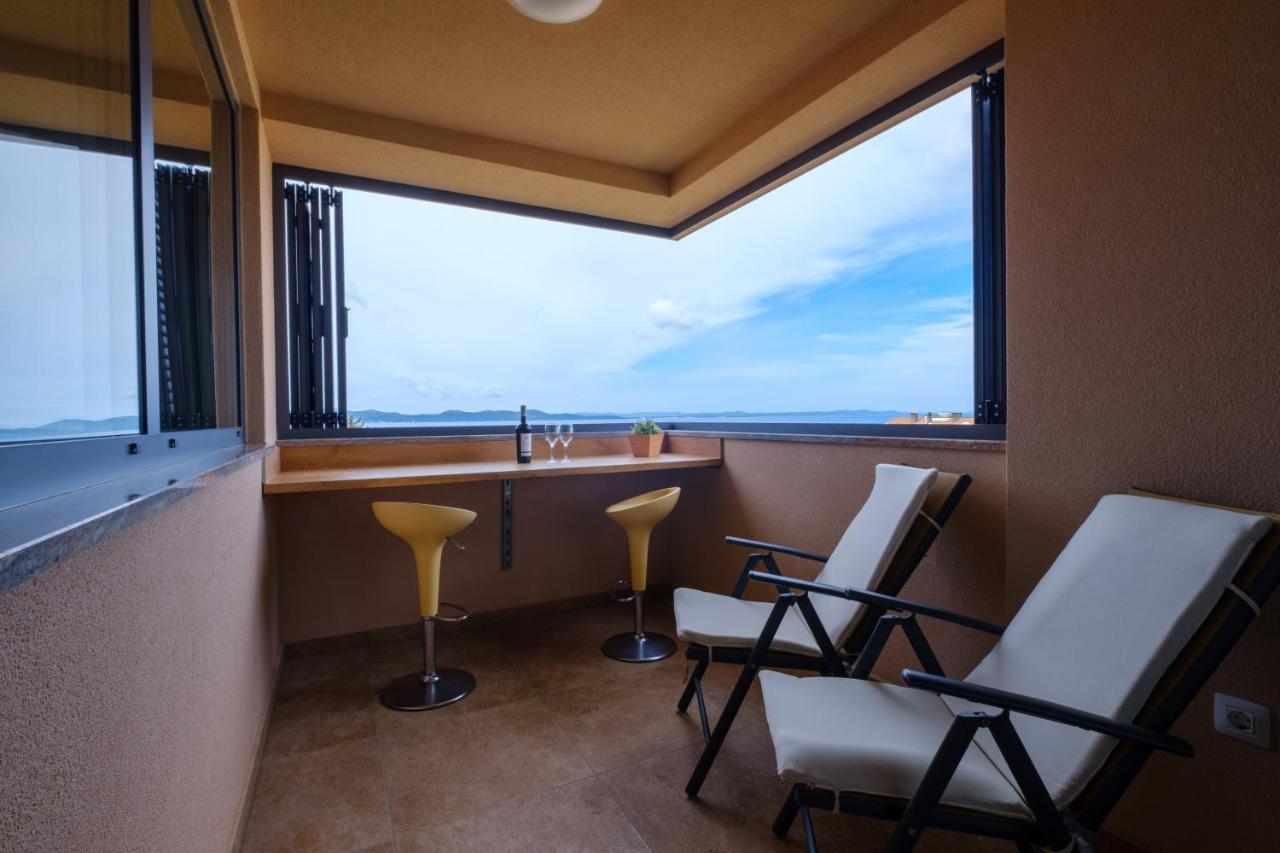 Apartments Luana With Private Jacuzzi Zara Esterno foto
