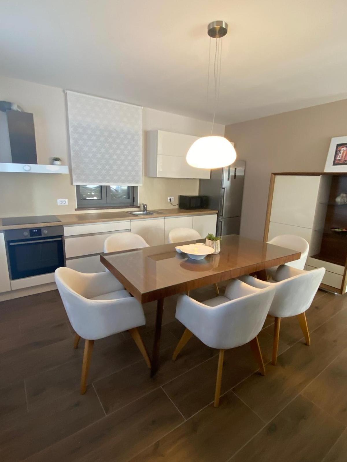 Apartments Luana With Private Jacuzzi Zara Esterno foto