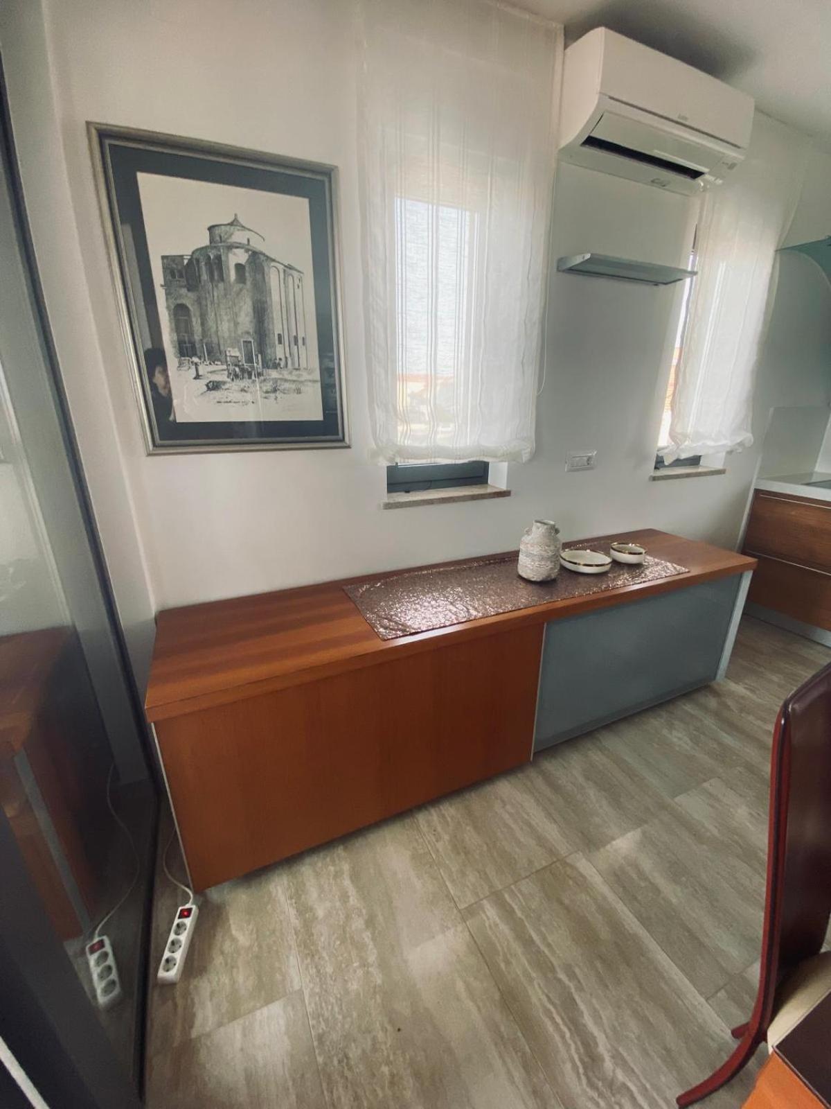 Apartments Luana With Private Jacuzzi Zara Esterno foto