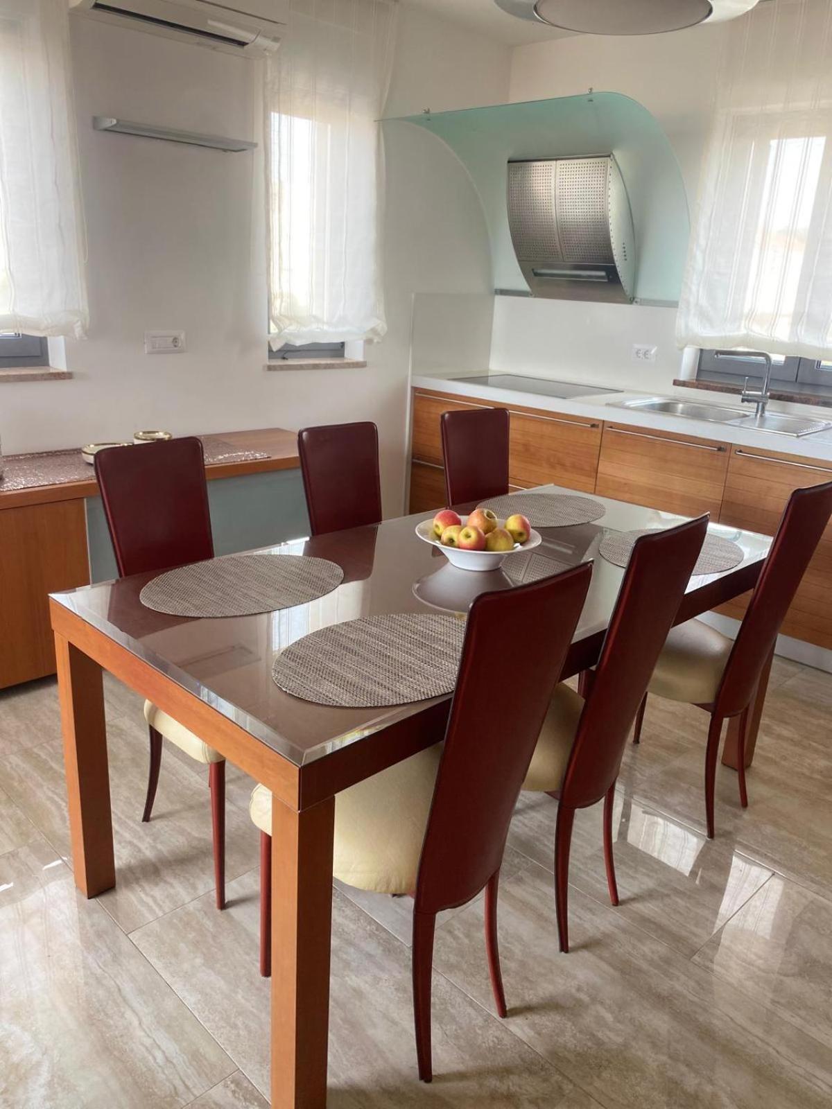 Apartments Luana With Private Jacuzzi Zara Esterno foto