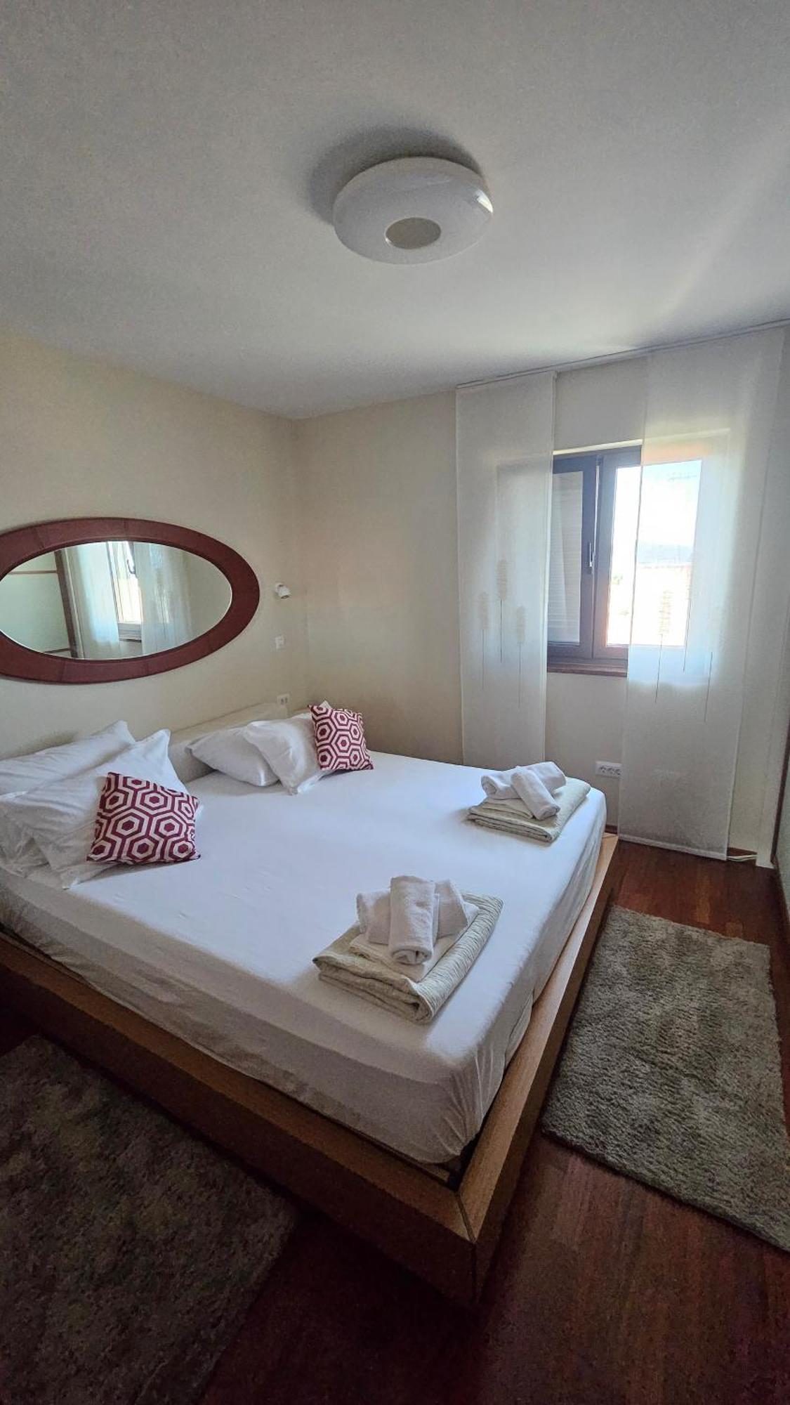 Apartments Luana With Private Jacuzzi Zara Esterno foto