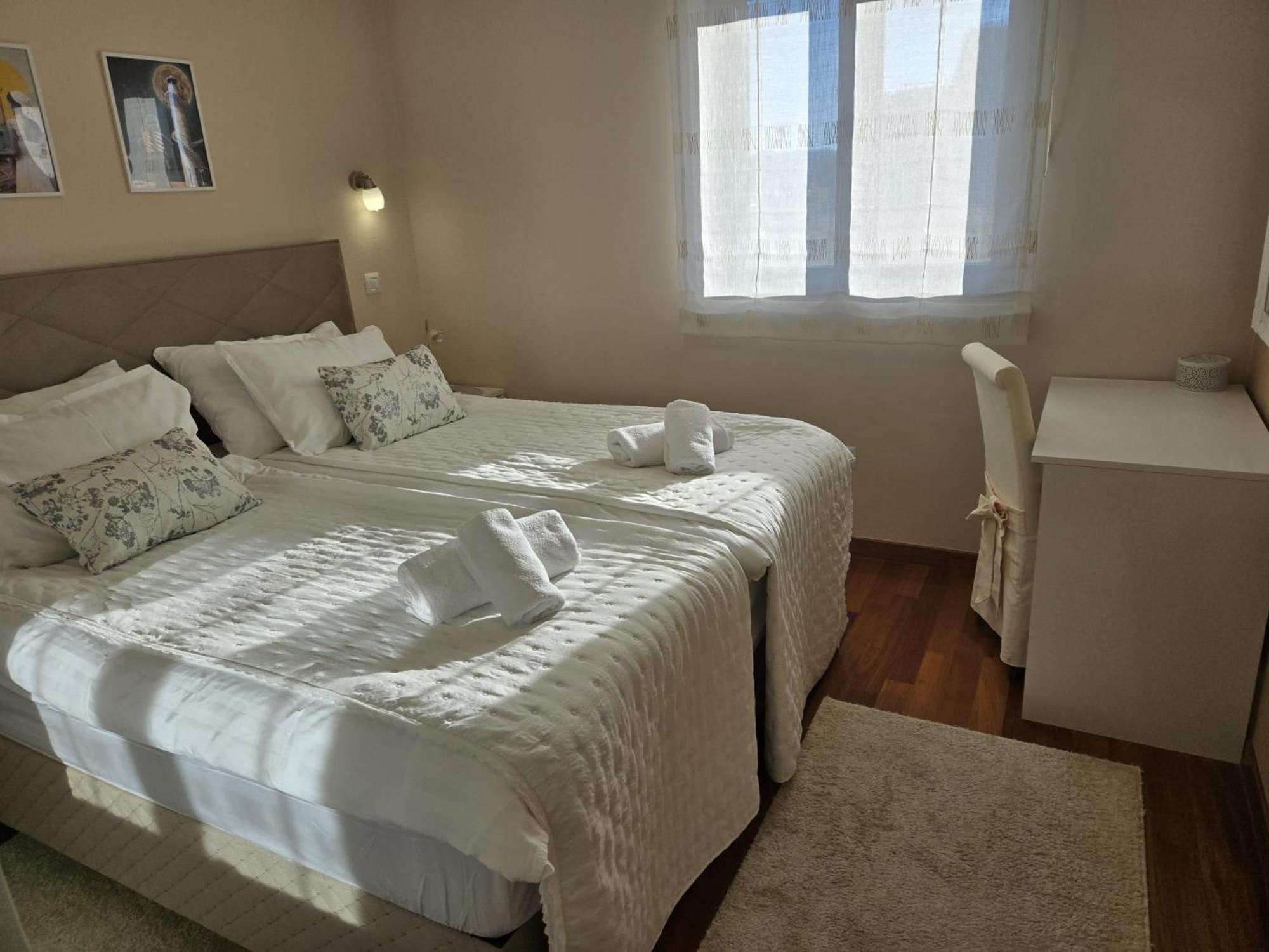 Apartments Luana With Private Jacuzzi Zara Esterno foto