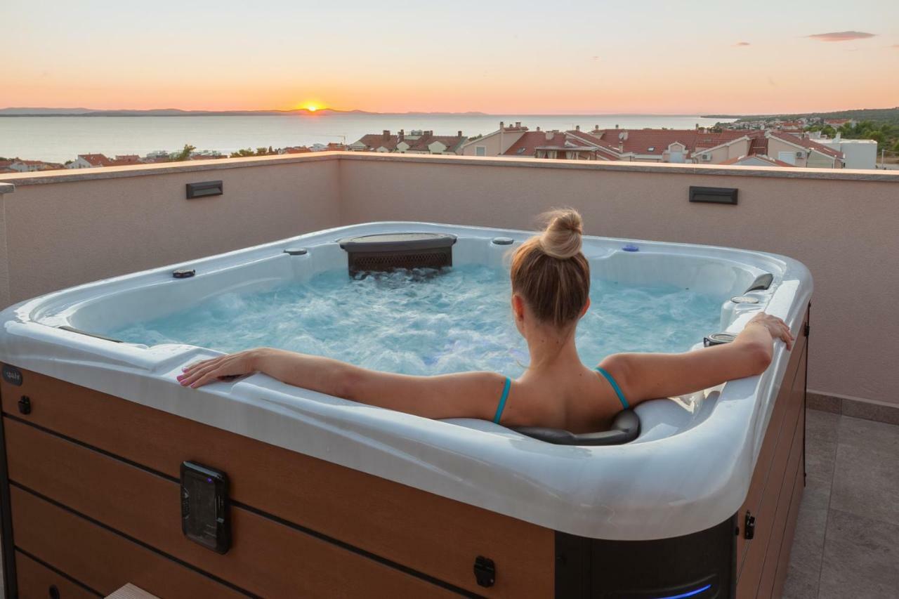 Apartments Luana With Private Jacuzzi Zara Esterno foto