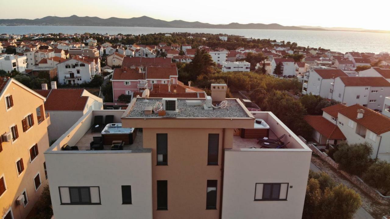 Apartments Luana With Private Jacuzzi Zara Esterno foto